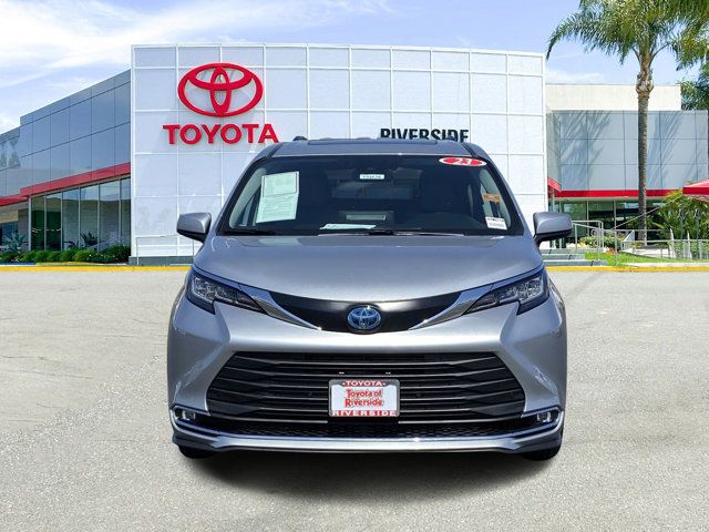 2023 Toyota Sienna XLE