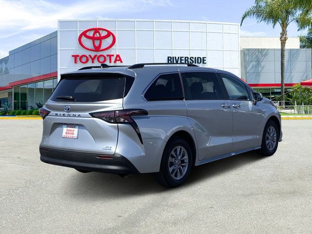 2023 Toyota Sienna XLE