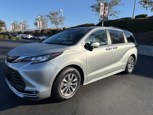 2023 Toyota Sienna XLE