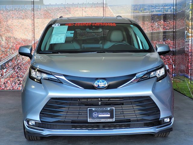 2023 Toyota Sienna XLE