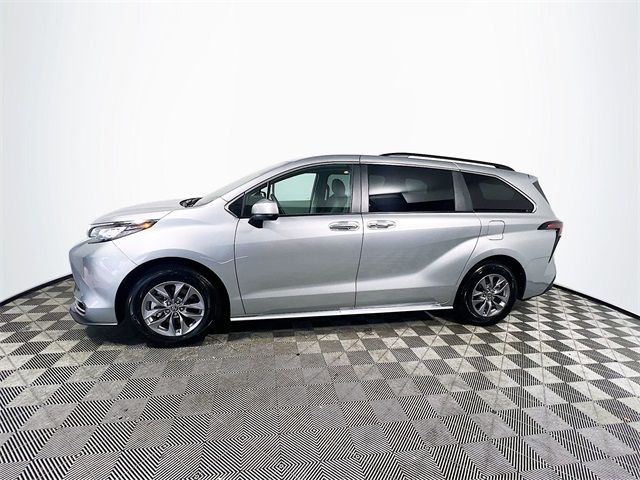 2023 Toyota Sienna XLE