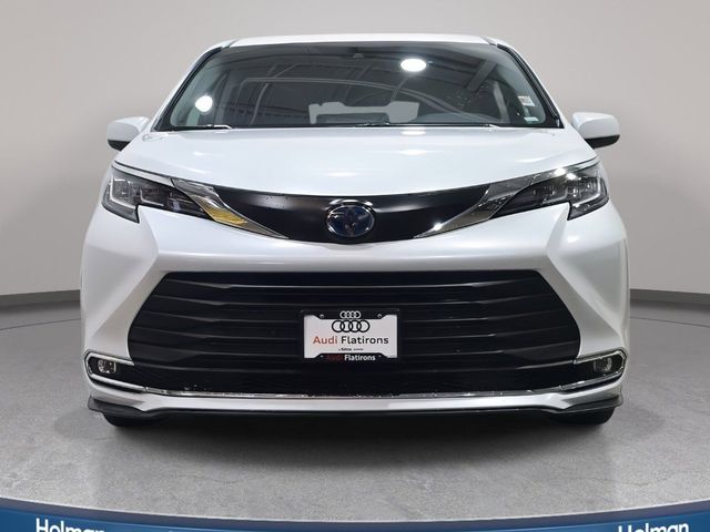 2023 Toyota Sienna XLE