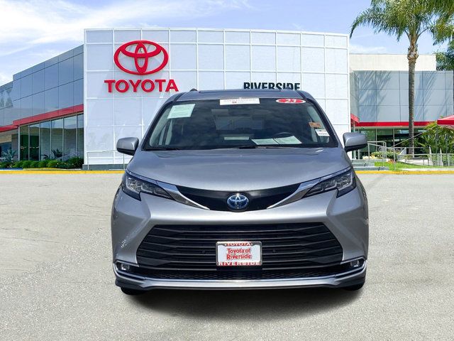 2023 Toyota Sienna XLE