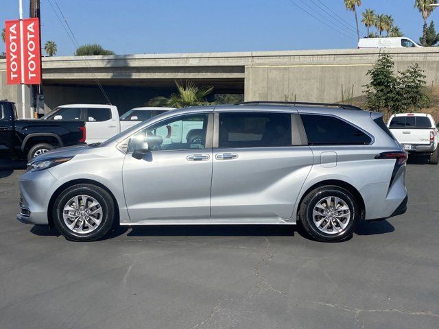 2023 Toyota Sienna XLE