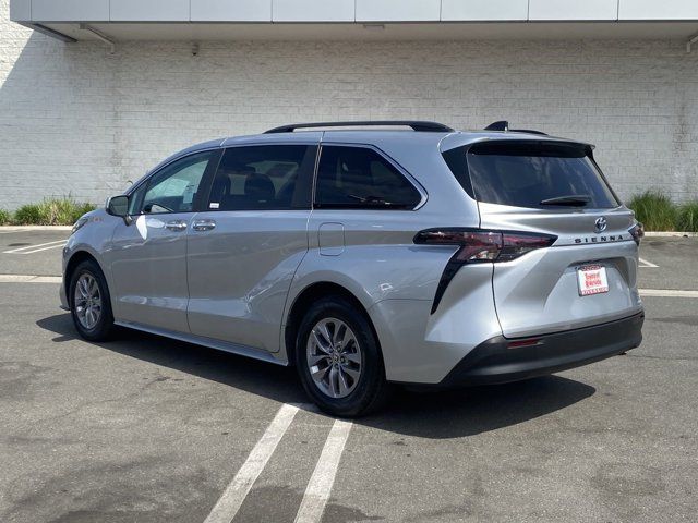 2023 Toyota Sienna XLE