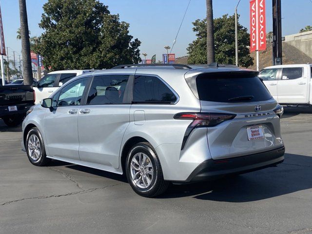 2023 Toyota Sienna XLE