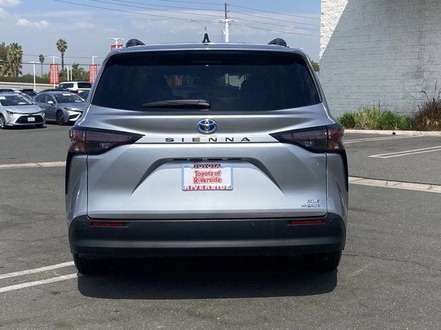 2023 Toyota Sienna XLE