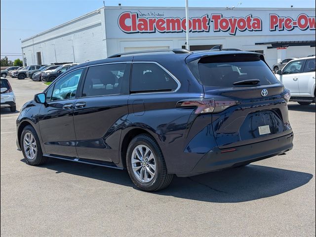 2023 Toyota Sienna XLE
