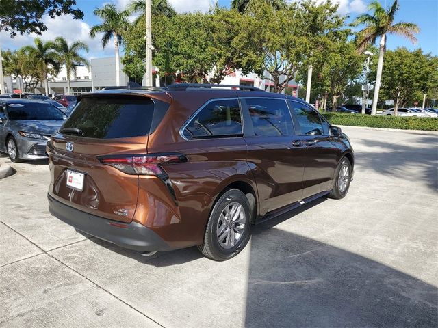 2023 Toyota Sienna XLE