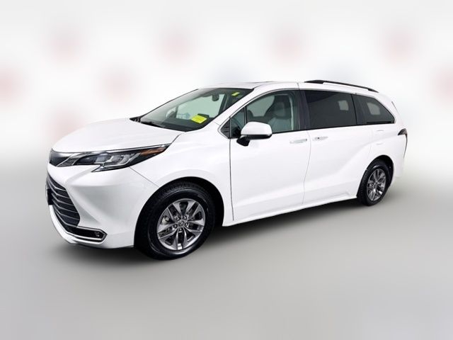 2023 Toyota Sienna XLE