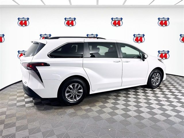 2023 Toyota Sienna XLE