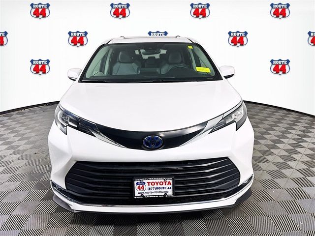 2023 Toyota Sienna XLE