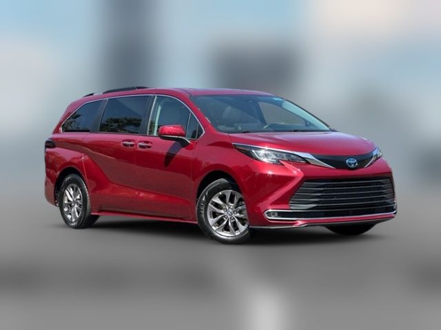2023 Toyota Sienna XLE