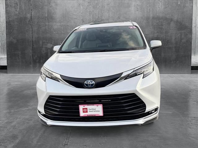 2023 Toyota Sienna XLE