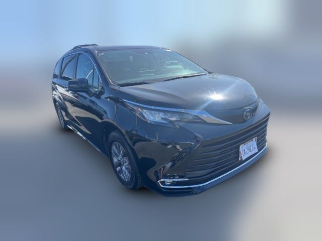 2023 Toyota Sienna XLE