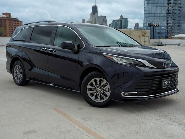 2023 Toyota Sienna XLE