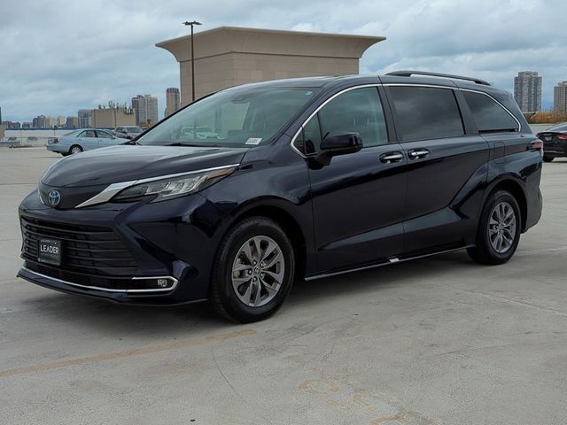 2023 Toyota Sienna XLE