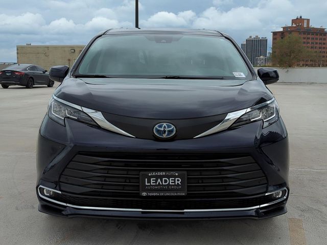 2023 Toyota Sienna XLE