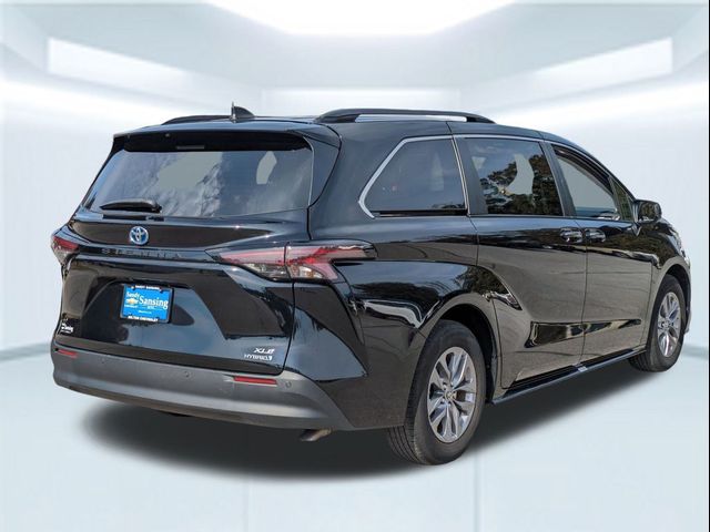 2023 Toyota Sienna XLE