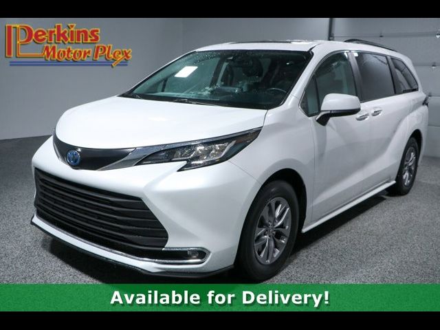 2023 Toyota Sienna XLE