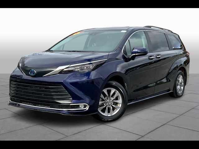 2023 Toyota Sienna XLE