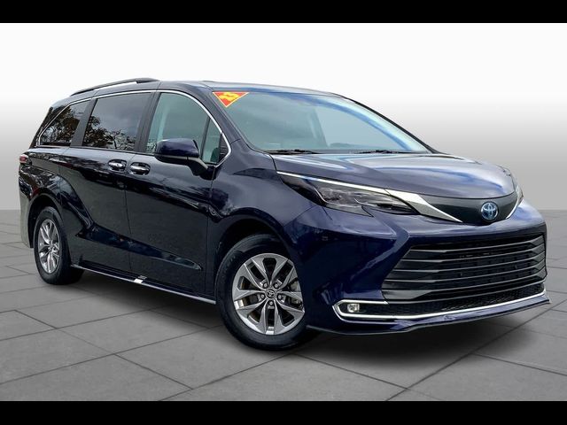 2023 Toyota Sienna XLE