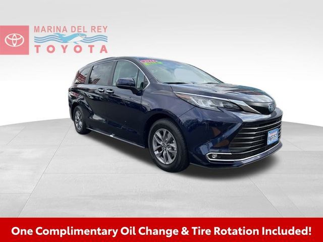 2023 Toyota Sienna XLE