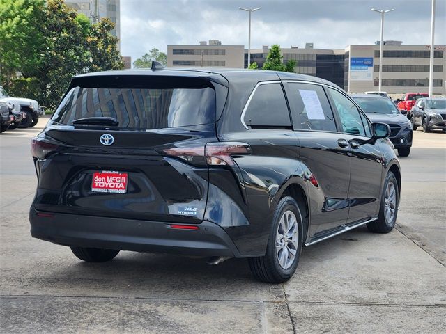 2023 Toyota Sienna XLE