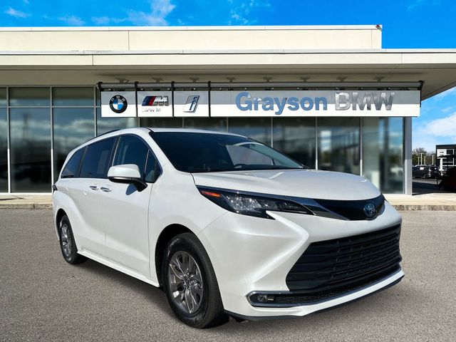 2023 Toyota Sienna XLE