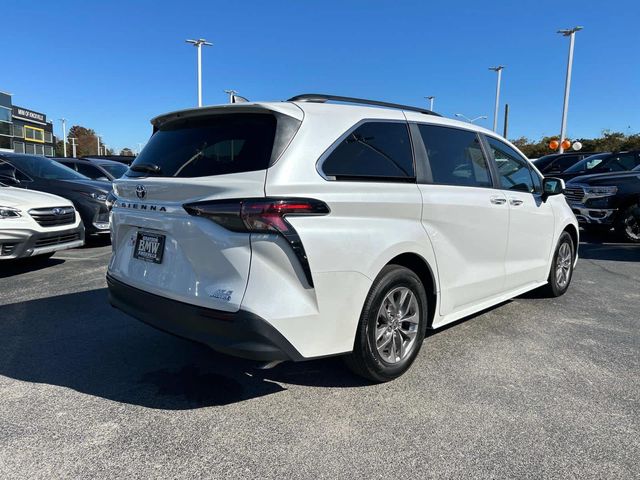 2023 Toyota Sienna XLE