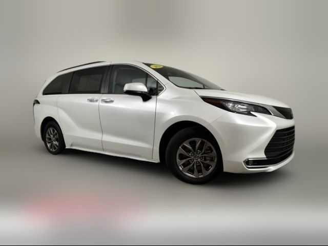 2023 Toyota Sienna XLE