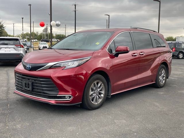 2023 Toyota Sienna XLE