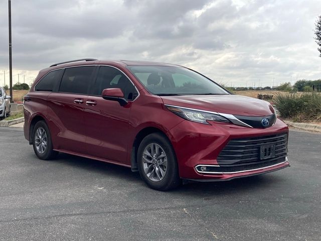 2023 Toyota Sienna XLE