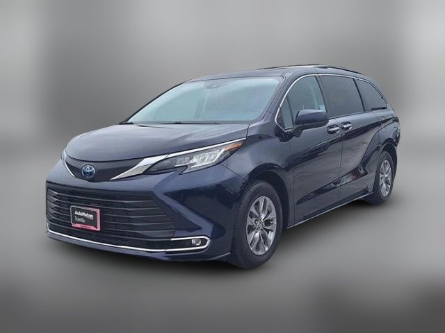 2023 Toyota Sienna XLE