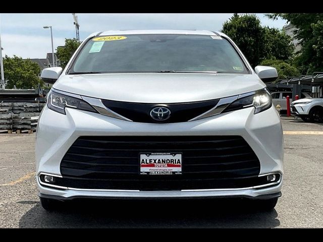 2023 Toyota Sienna XLE