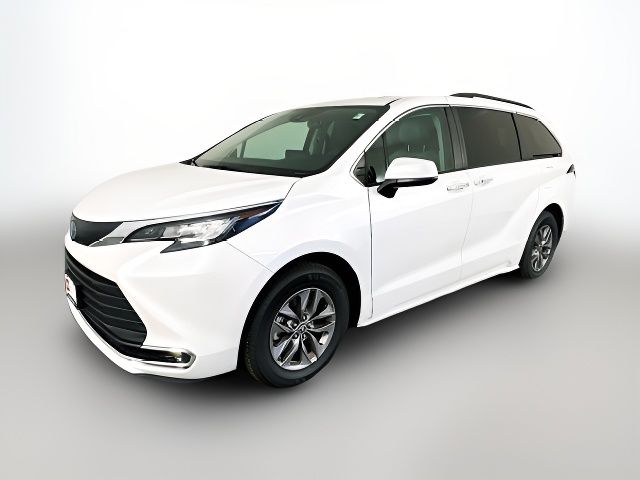 2023 Toyota Sienna XLE