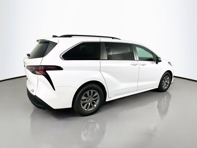 2023 Toyota Sienna XLE