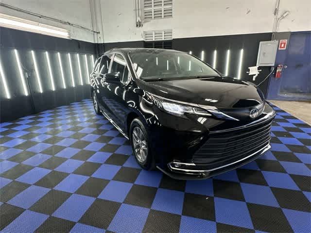 2023 Toyota Sienna XLE