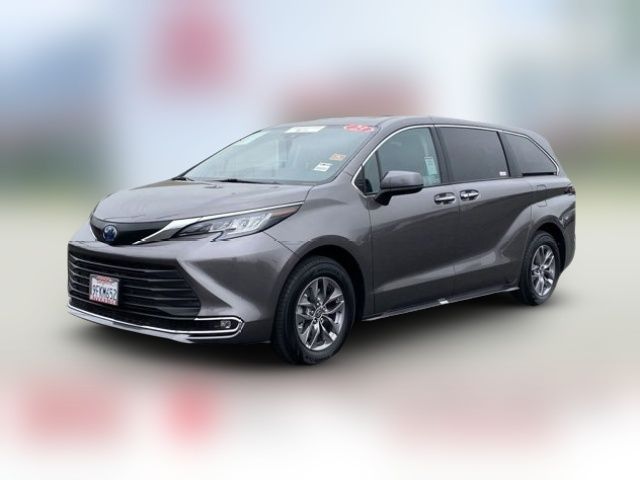 2023 Toyota Sienna XLE