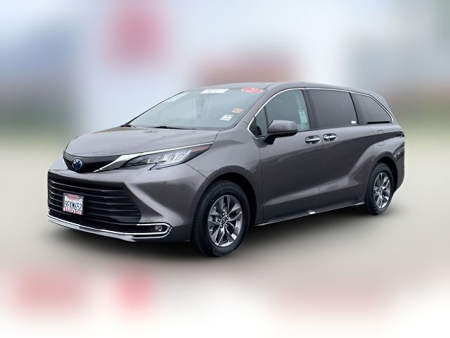 2023 Toyota Sienna XLE