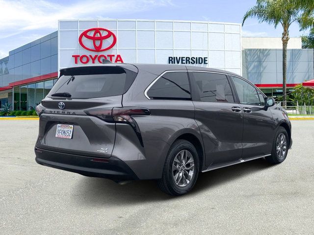 2023 Toyota Sienna XLE