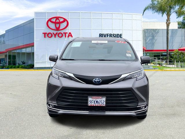 2023 Toyota Sienna XLE