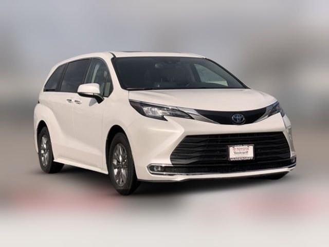 2023 Toyota Sienna XLE