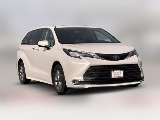 2023 Toyota Sienna XLE