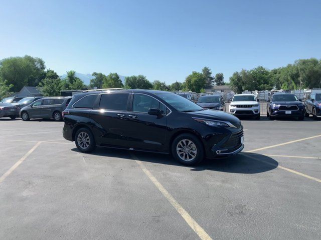 2023 Toyota Sienna XLE