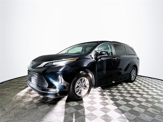 2023 Toyota Sienna XLE