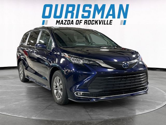 2023 Toyota Sienna XLE