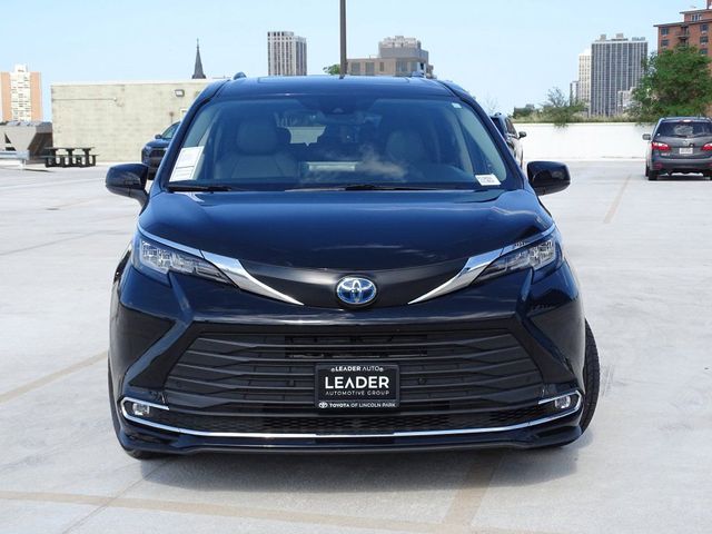 2023 Toyota Sienna XLE