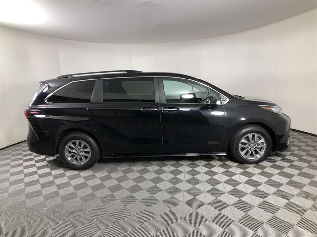 2023 Toyota Sienna XLE