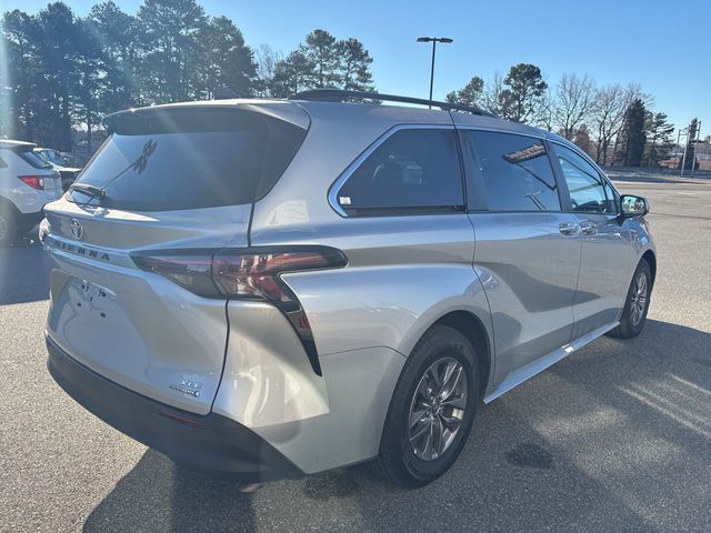 2023 Toyota Sienna XLE